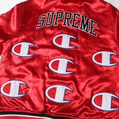 ×Champion フード付き サテン バーシティジャケット / スタジャン(Hooded Satin Varsity Jacket)