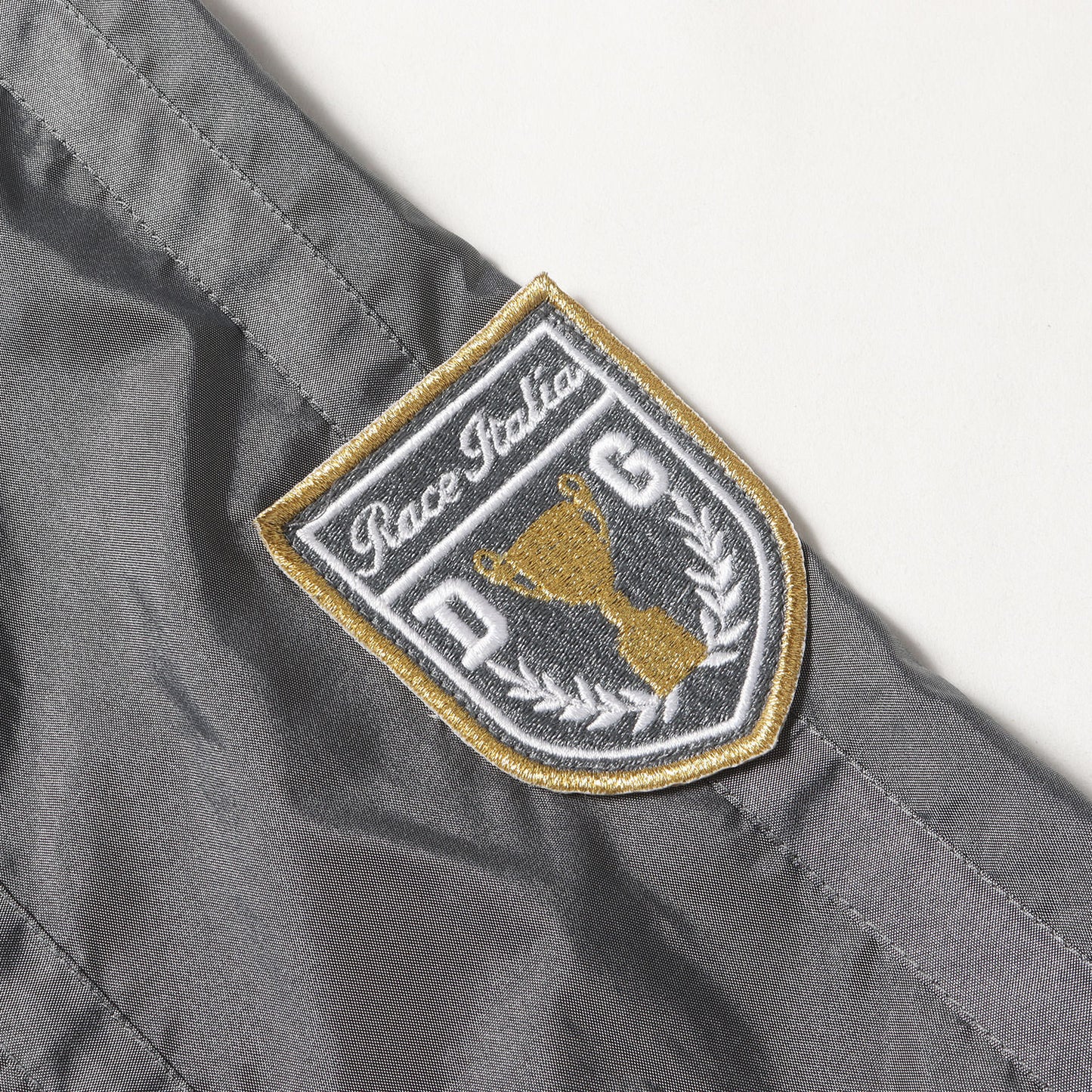 ワッペン付き フルジップ フライトジャケット