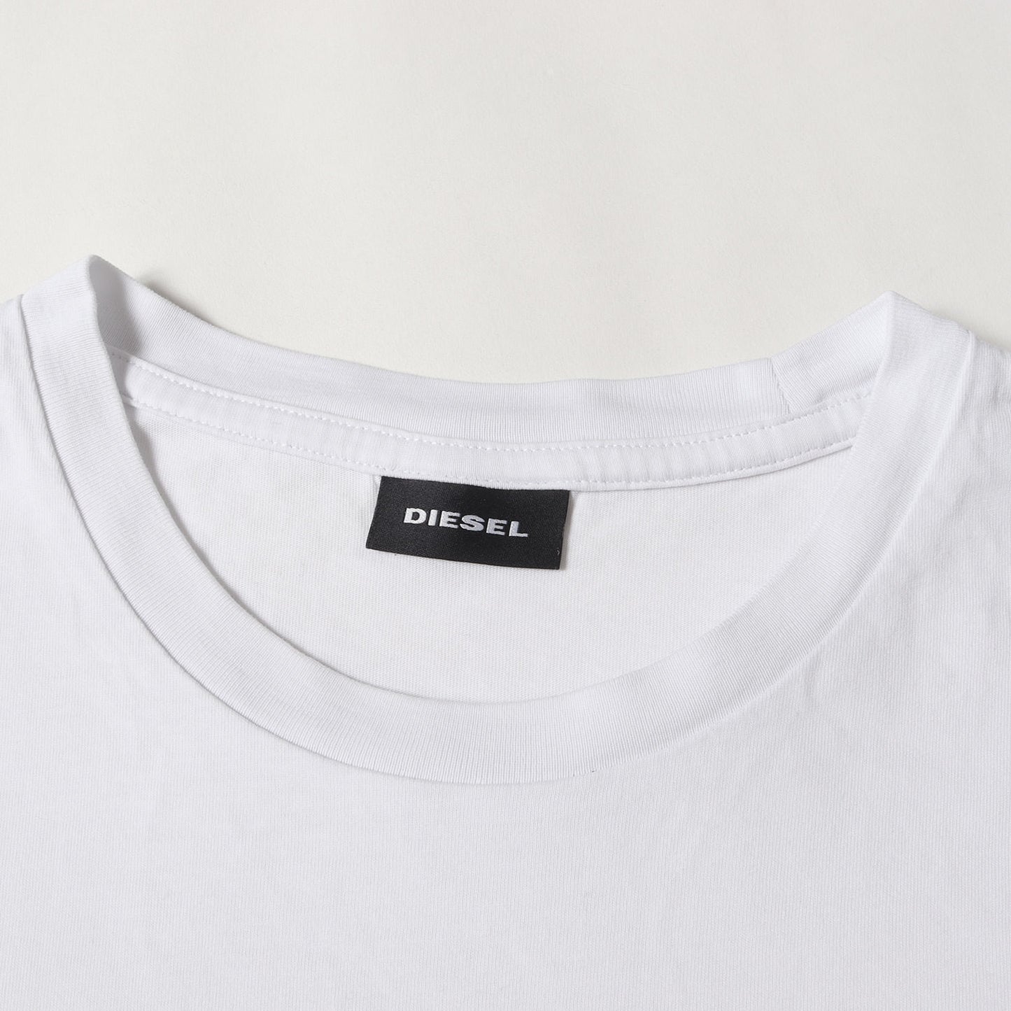 グラフィックプリント Tシャツ