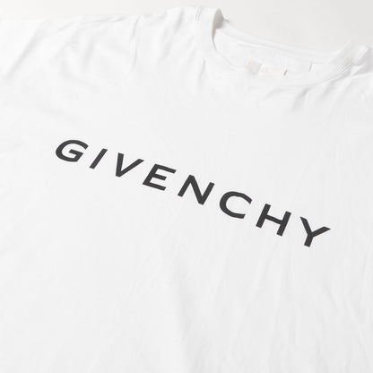 近年モデル ブランドロゴ オーバーサイズ Tシャツ(OVERSIZED FIT)