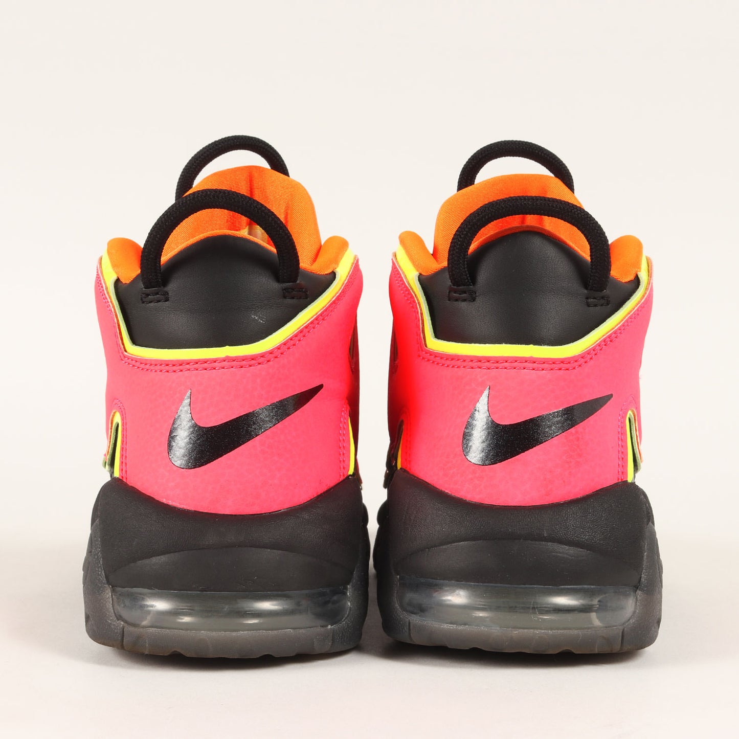 WMNS AIR MORE UPTEMPO HOT PUNCH (917593-002)