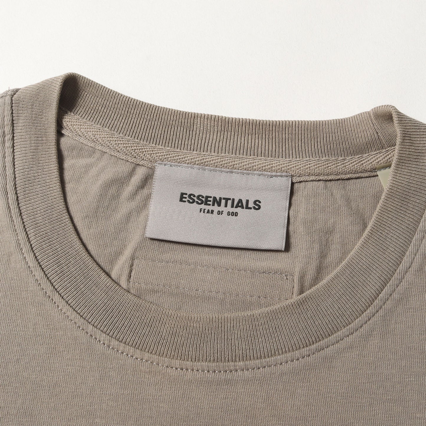 FOG ESSENTIALS ブランドロゴ Tシャツ