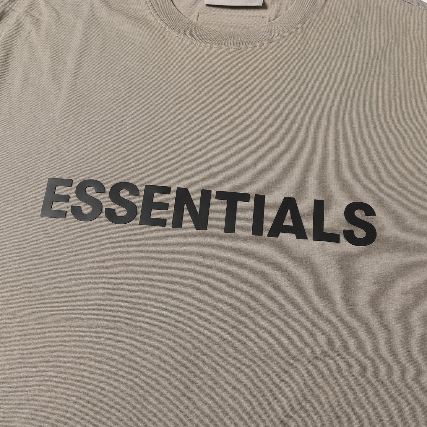 FOG ESSENTIALS ブランドロゴ Tシャツ