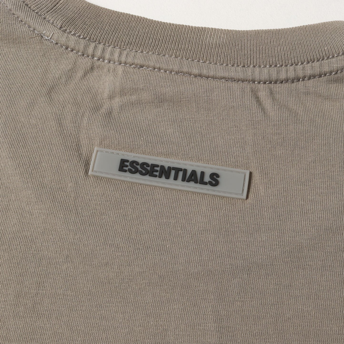 FOG ESSENTIALS ブランドロゴ Tシャツ