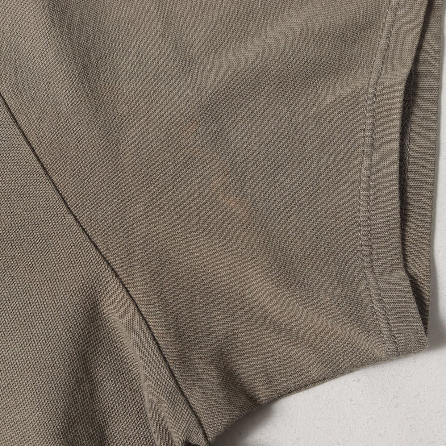 FOG ESSENTIALS ブランドロゴ Tシャツ