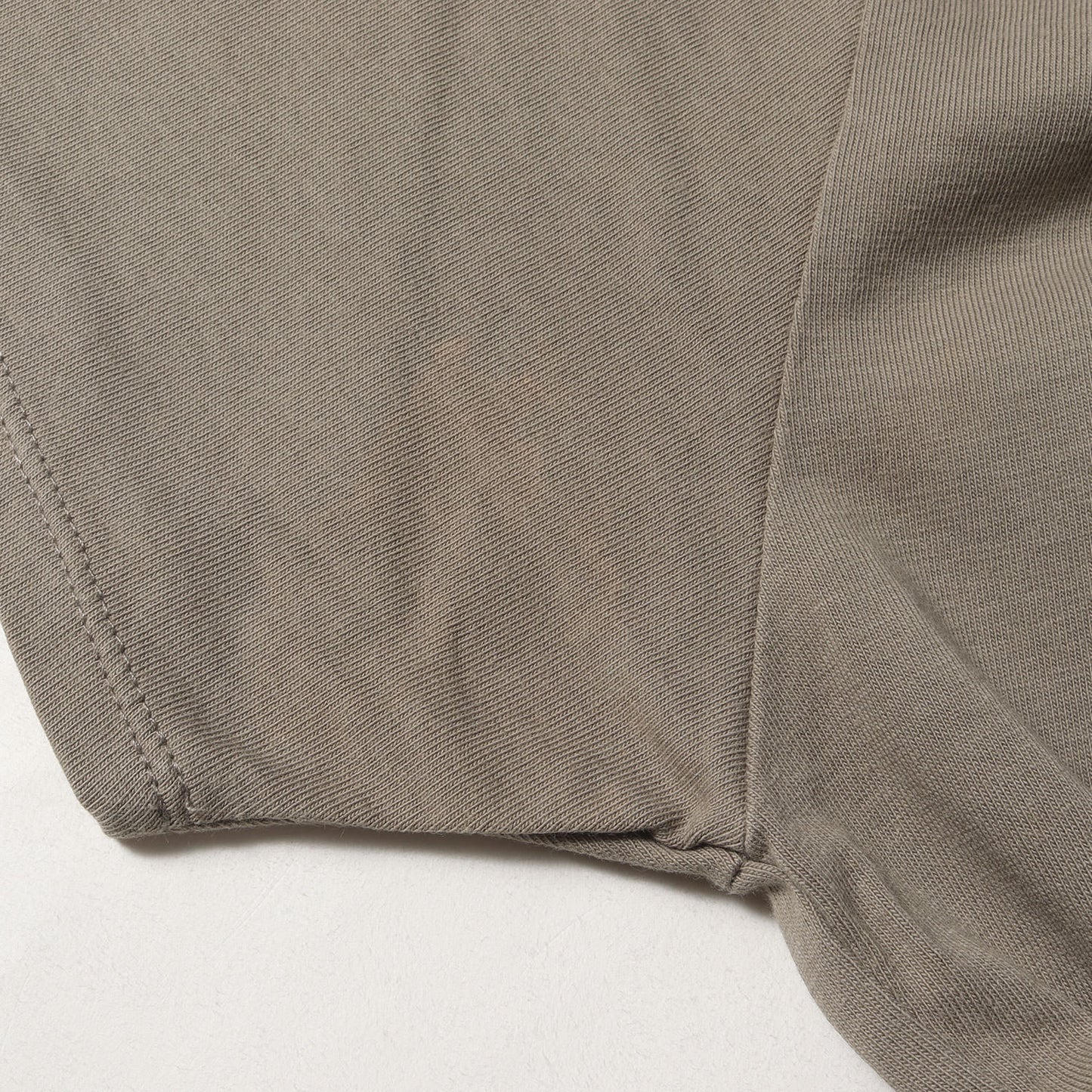 FOG ESSENTIALS ブランドロゴ Tシャツ