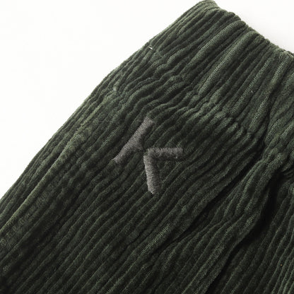 近年モデル コーデュロイ テーパード イージーパンツ(Corduroy Jogging Pants)