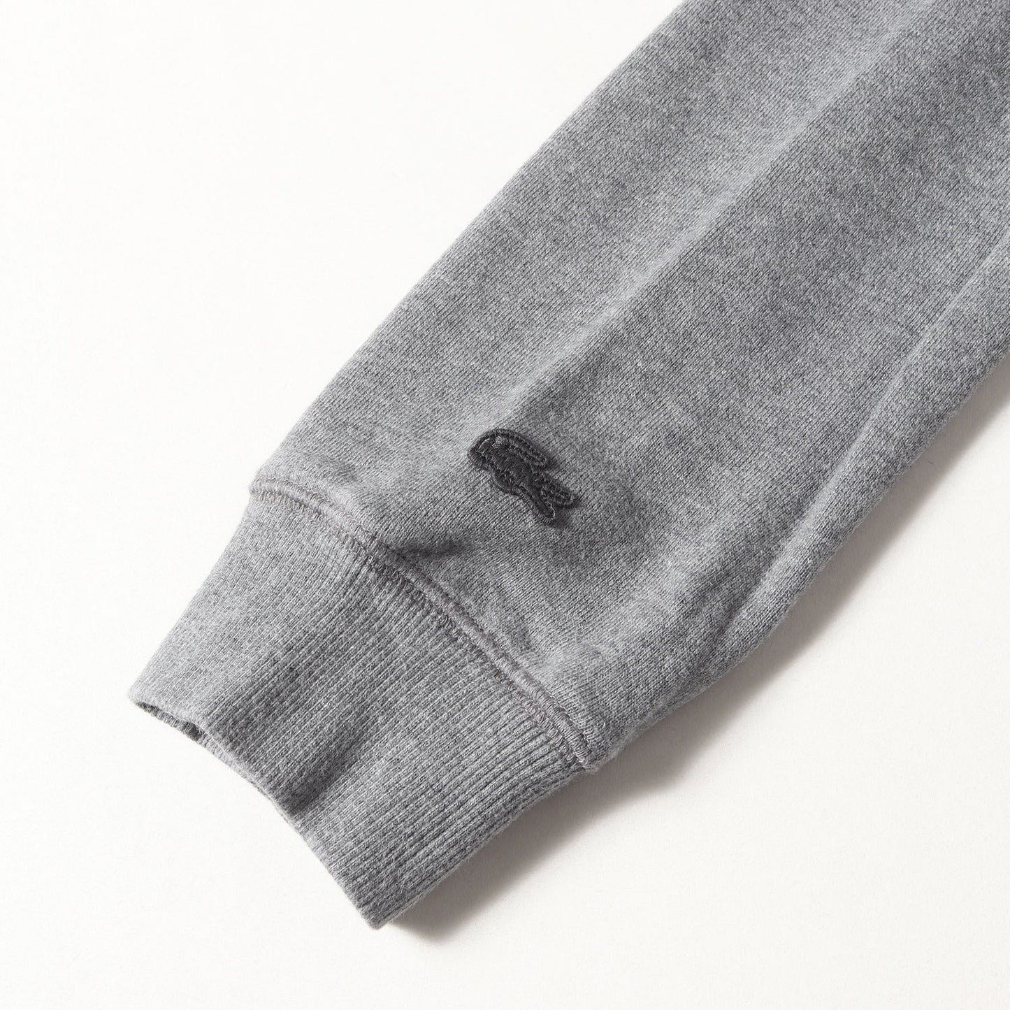 エンボスロゴ クルーネック スウェット