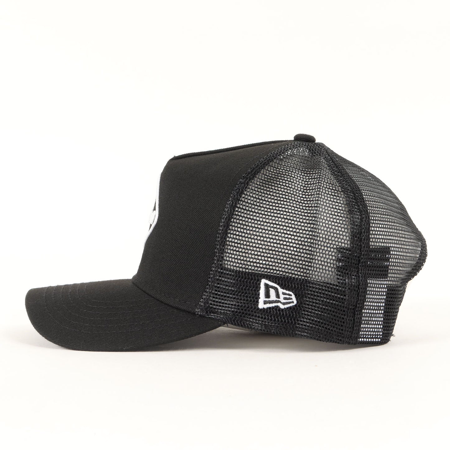 ×NEW ERA エンブレムロゴ メッシュキャップ(EMBLEM MESH CAP)