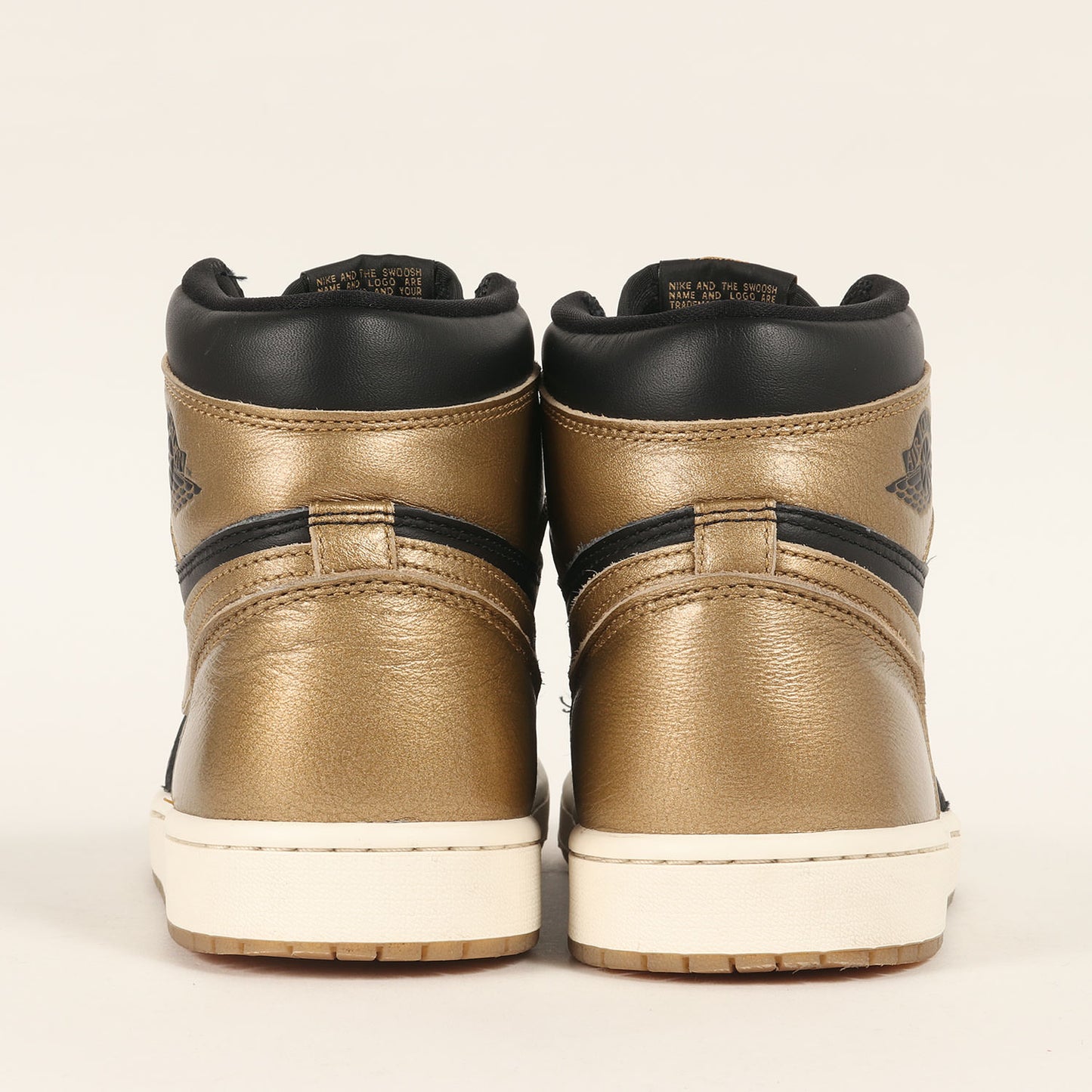 AIR JORDAN 1 RETRO HIGH OG BLACK AND GOLD (DZ5485-071)