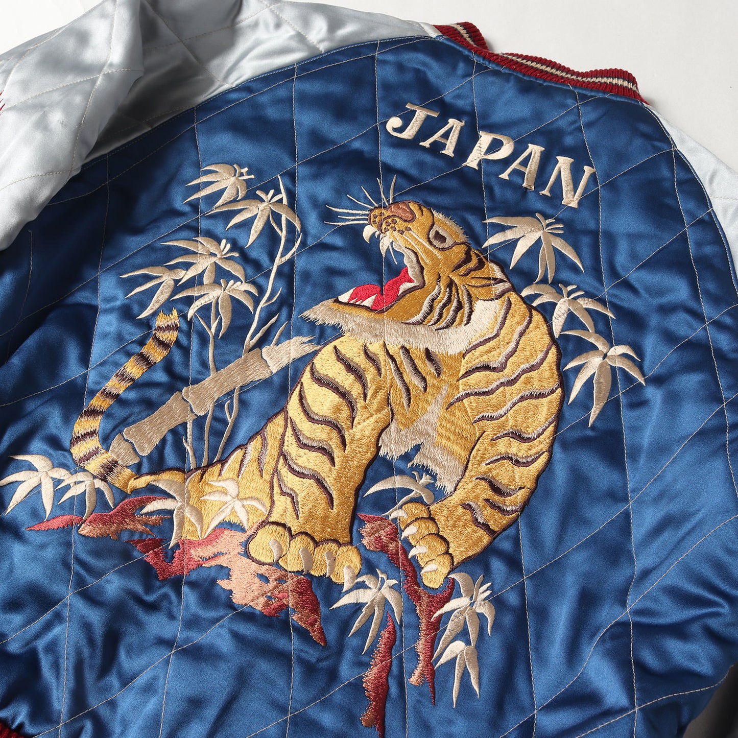 [希少 M品番] 90s 虎×鷲 / JAPANマップ リバーシブル キルティング サテン スカジャン