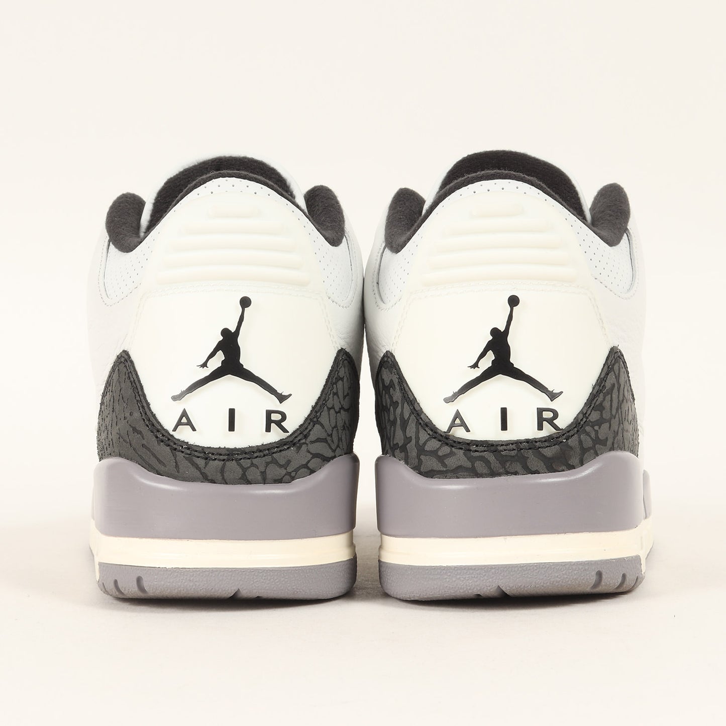 AIR JORDAN 3 RETRO CEMENT GRAY (CT8532-106)