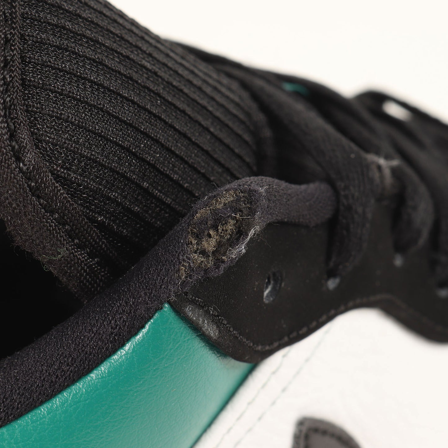 AIR JORDAN 1 LOW (553558-113)