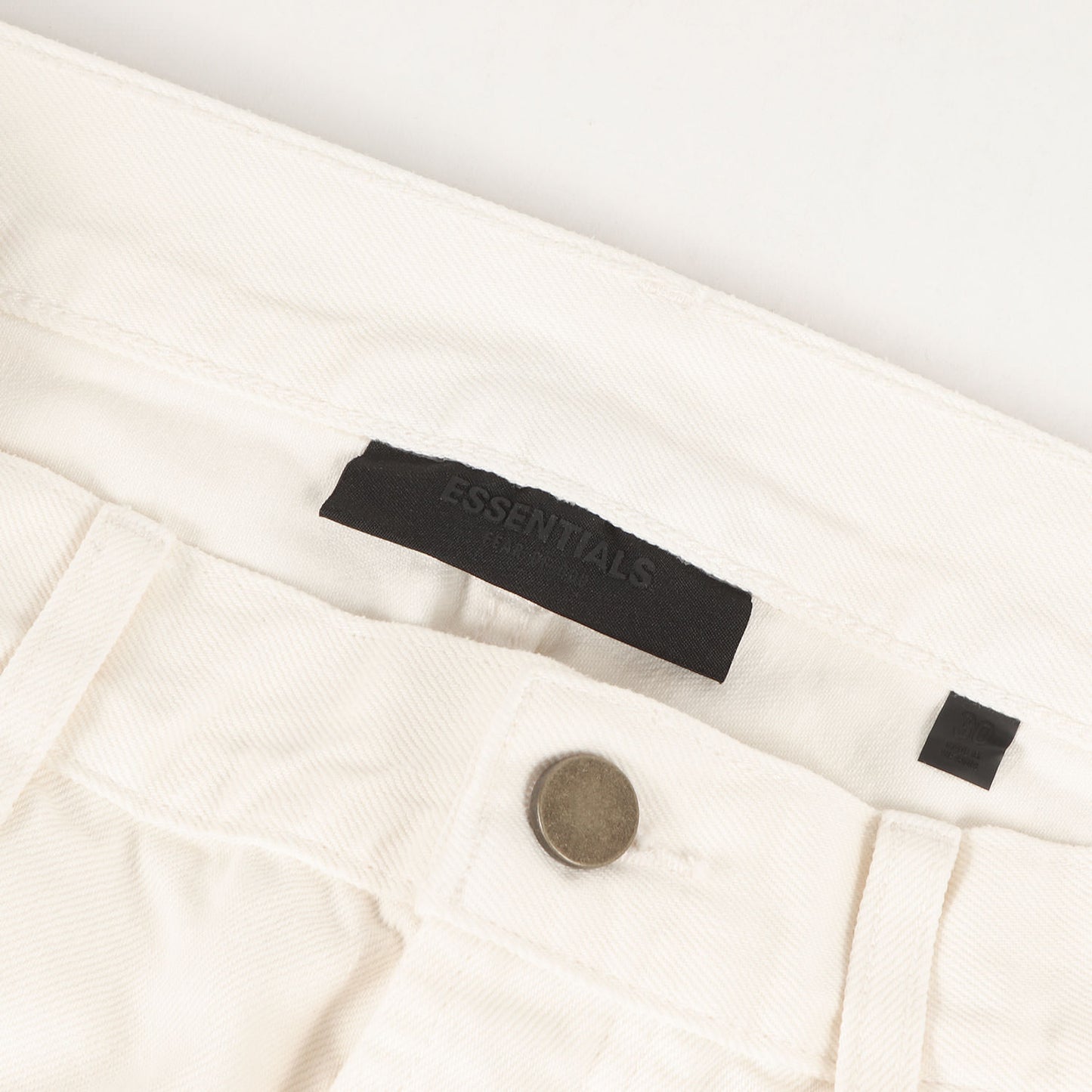 FOG ESSENTIALS 5ポケット ホワイト デニムパンツ