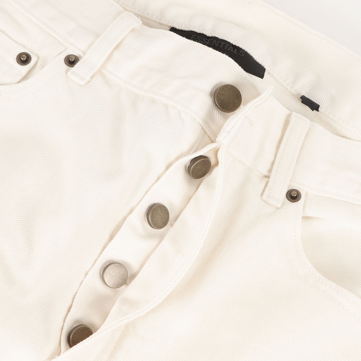 FOG ESSENTIALS 5ポケット ホワイト デニムパンツ