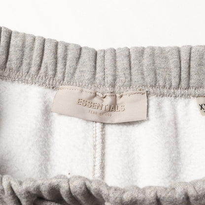 FOG ESSENTIALS 1977ロゴ スウェットパンツ(Relaxed Sweatpants)