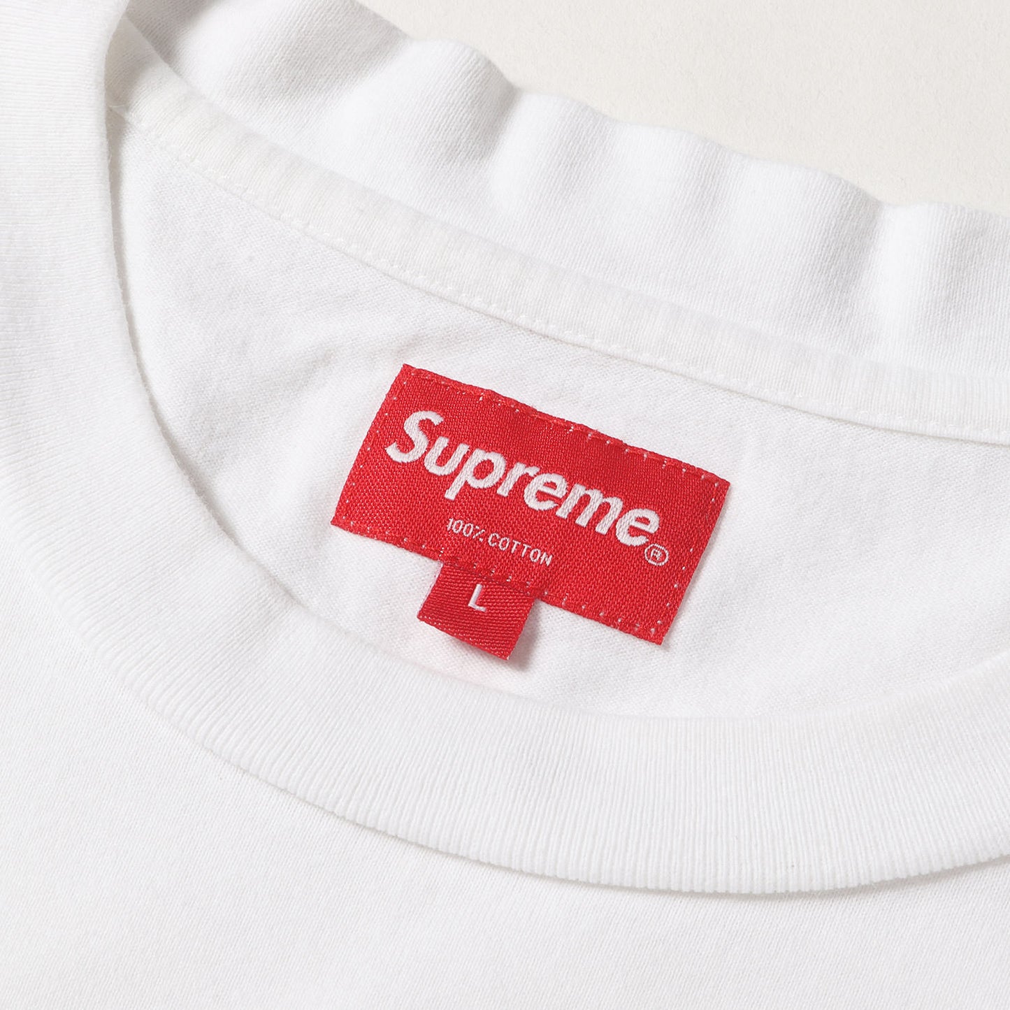 スモールBOXロゴ クルーネック Tシャツ(Small Box Tee)