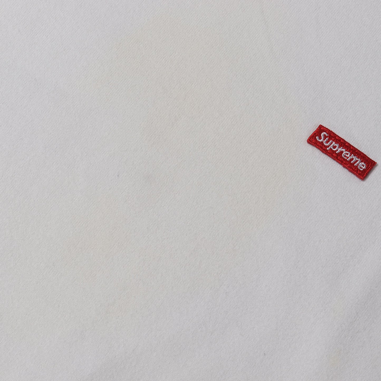 スモールBOXロゴ クルーネック Tシャツ(Small Box Tee)