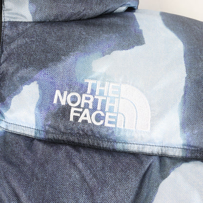 21AW ×THE NORTH FACE ブリーチド デニム プリント ヌプシ ダウンジャケット(Bleached Denim Print Nuptse Jacket)
