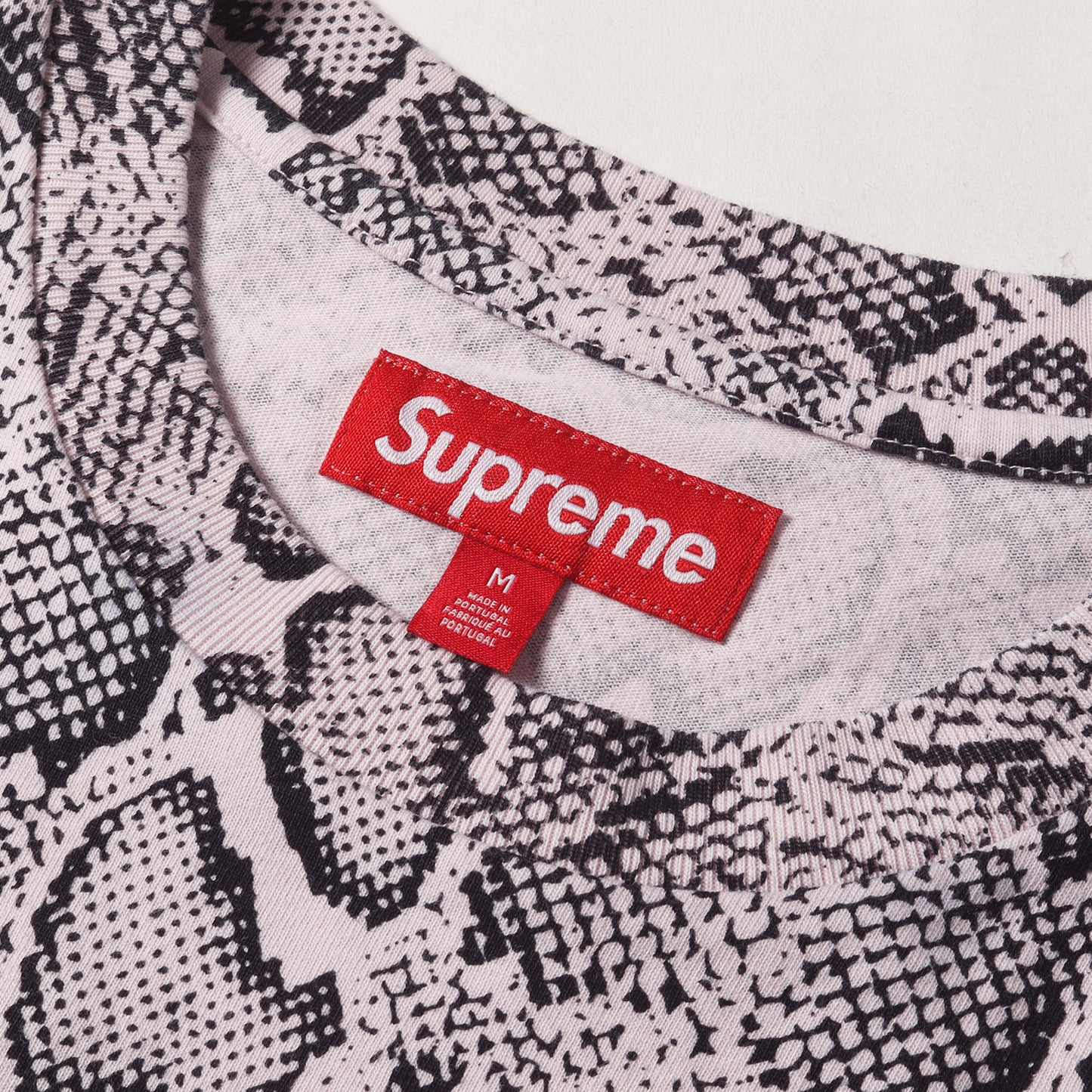 24SS スネーク柄 スモールBOXロゴ クルーネック Tシャツ(Small Box Tee)