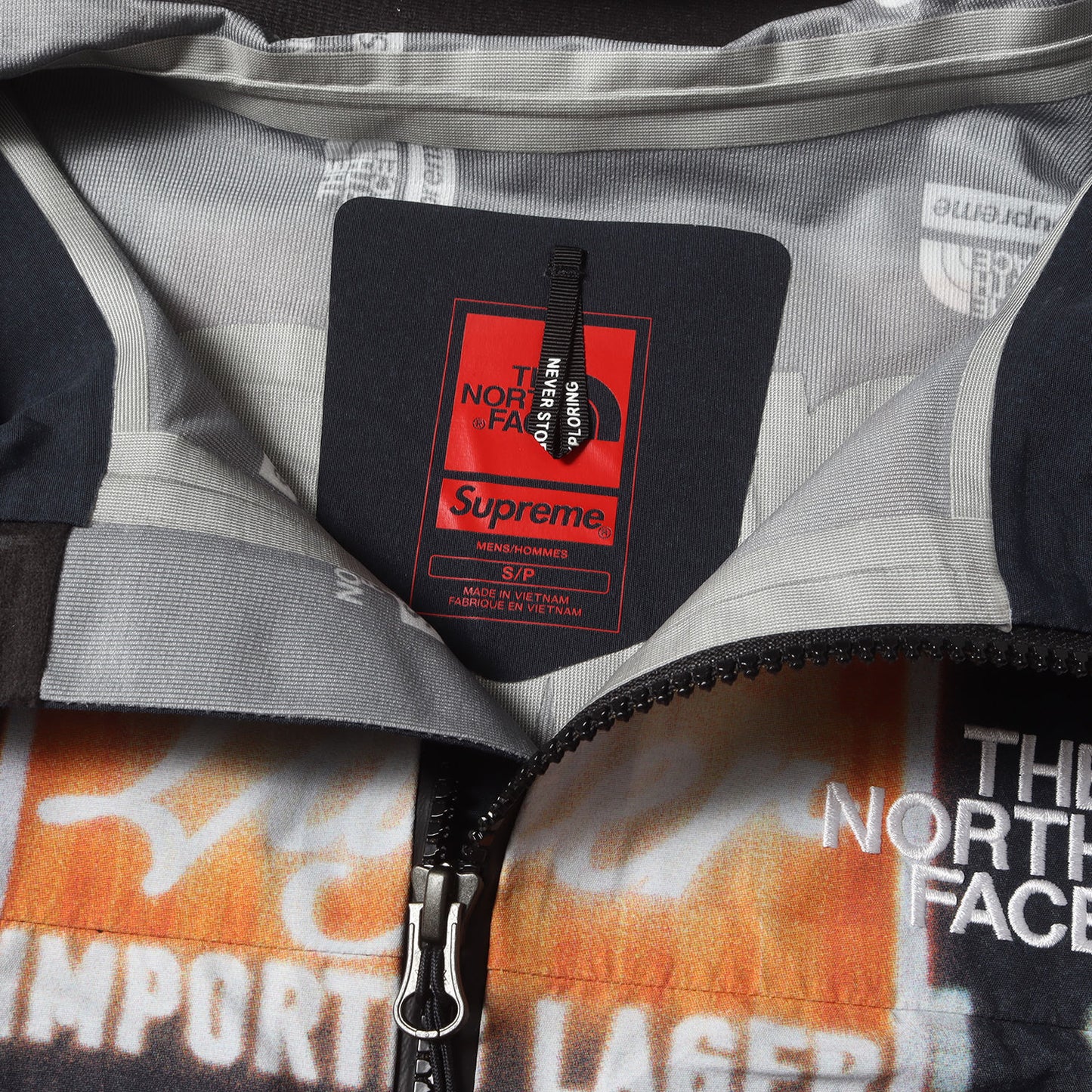 22AW ×THE NORTH FACE タイムズスクエア柄 テープドシーム シェル ジャケット(Taped Seam Shell Jacket)