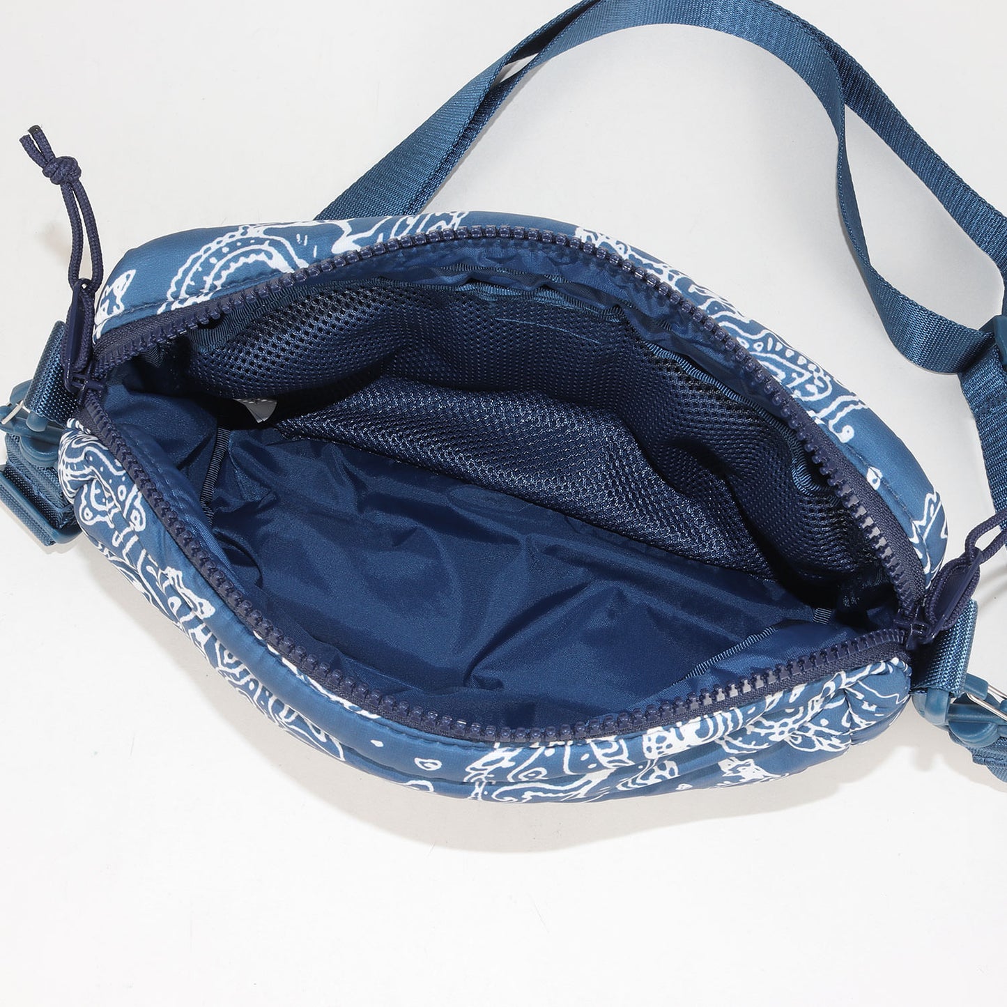 22AW ペイズリー柄 パファー サイド バッグ / ショルダーバッグ(Puffer Side Bag)