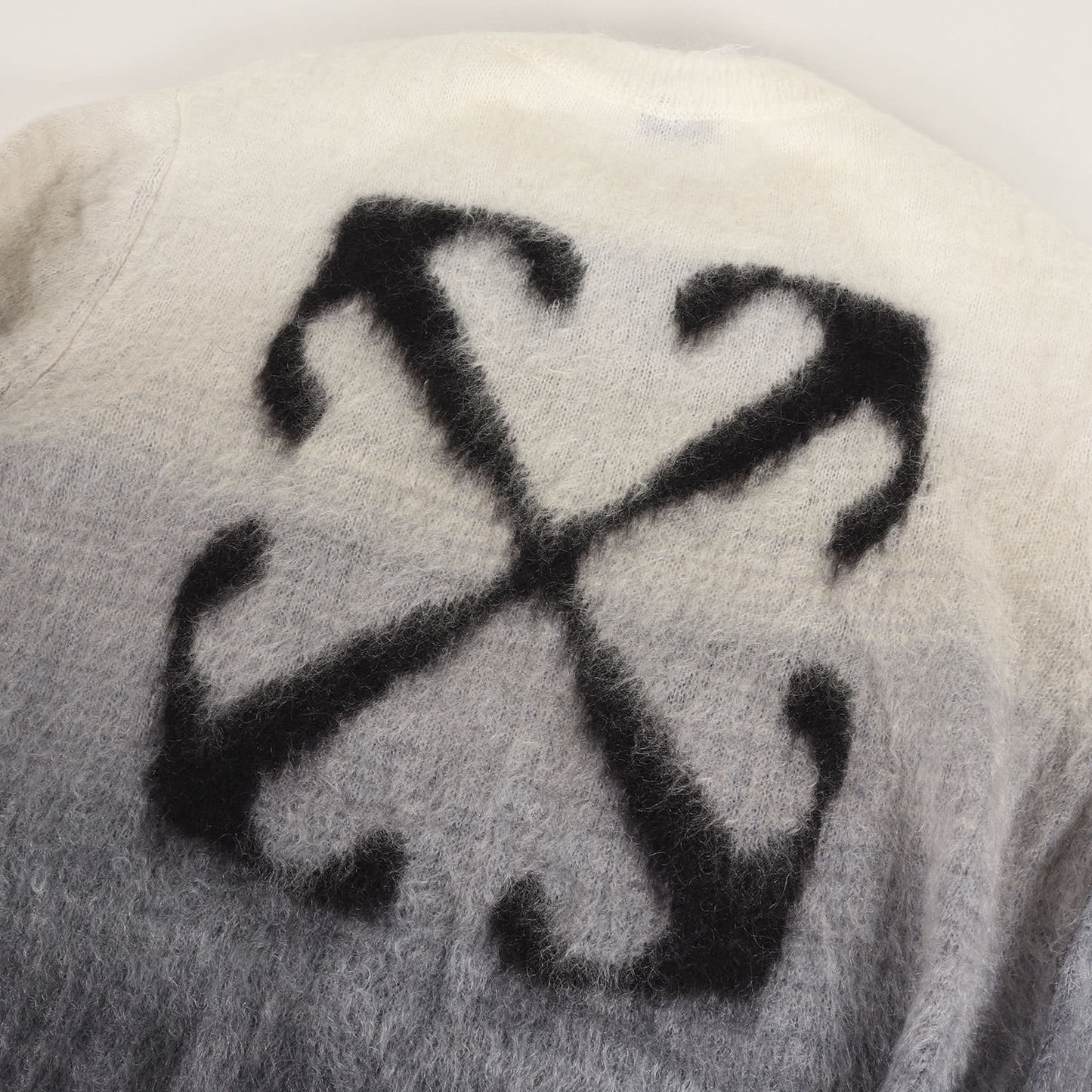 24AW アローマーク モヘヤニット セーター(Mohair Arrow Gradient Knit Crewneck)