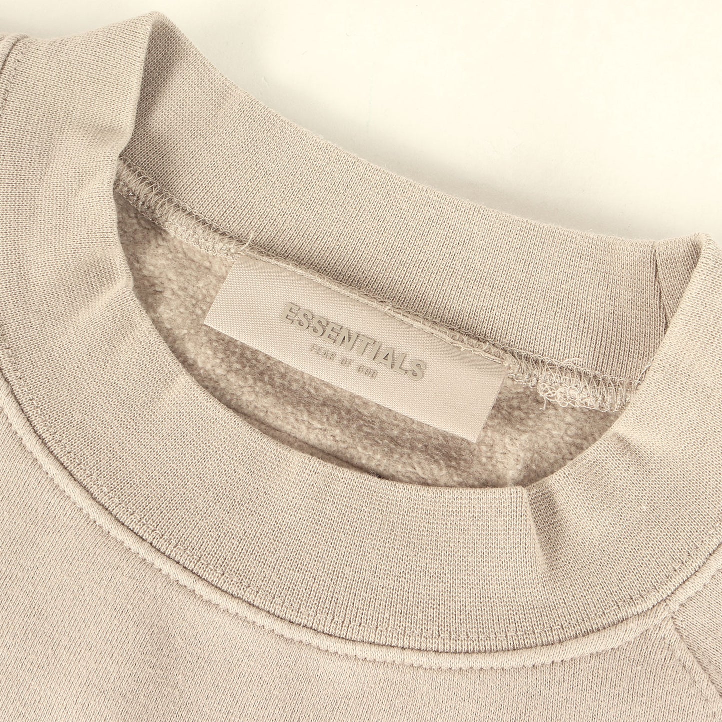 FOG ESSENTIALS フロッキープリント クルーネック スウェット