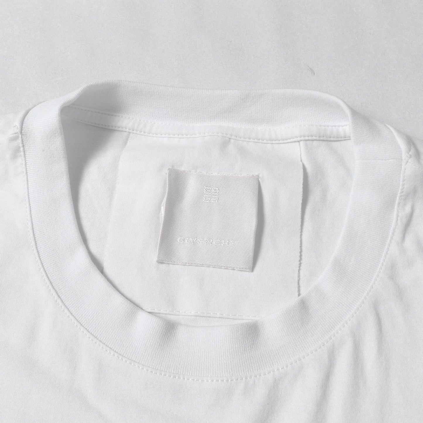 24AW グラフィックプリント クルーネック Tシャツ(Givenchy Logo Printed T-Shirt)