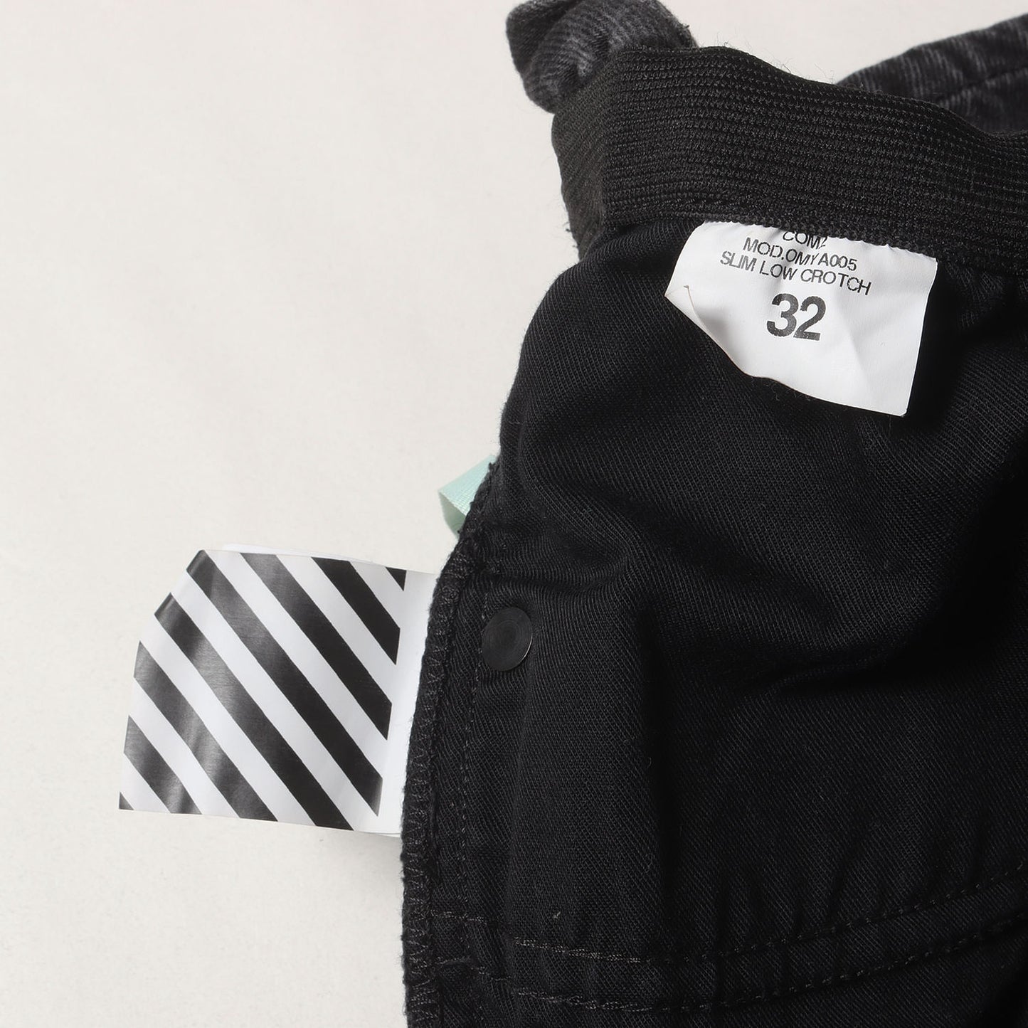 ウォッシュ加工 ロゴ刺繍 スリム デニムパンツ(SLIM LOW CROTCH)