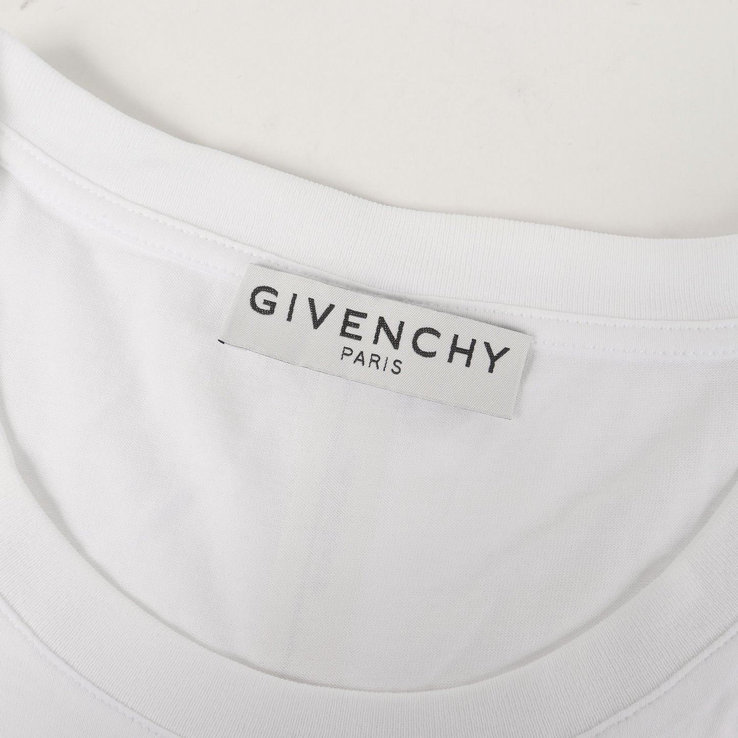 ロゴテープ プリント Tシャツ(BRANDED TAPE DETAILS)