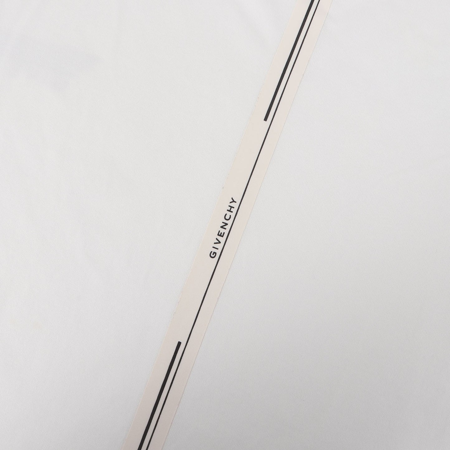 ロゴテープ プリント Tシャツ(BRANDED TAPE DETAILS)
