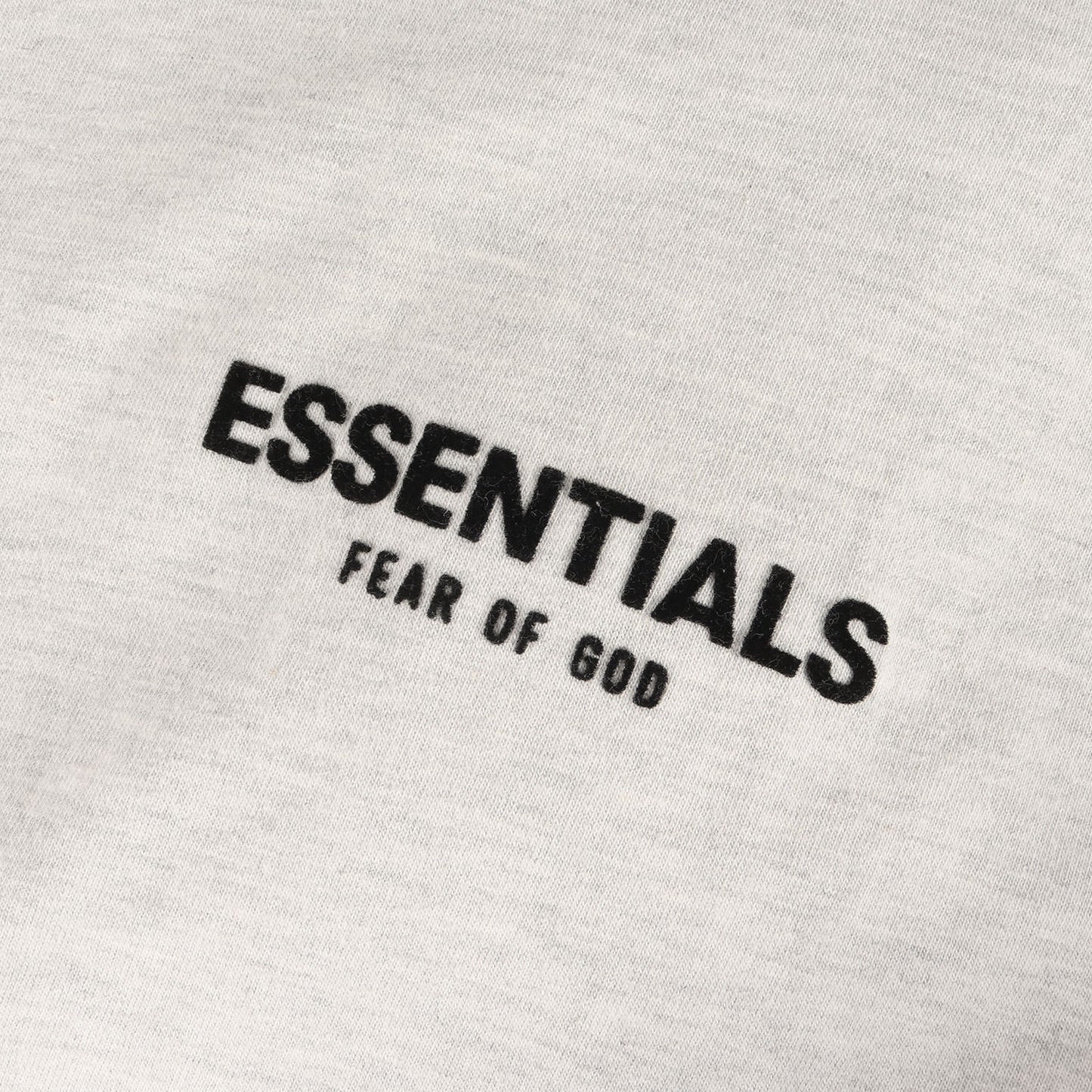 FOG ESSENTIALS フロッキープリント モックネック ロングスリーブ Tシャツ
