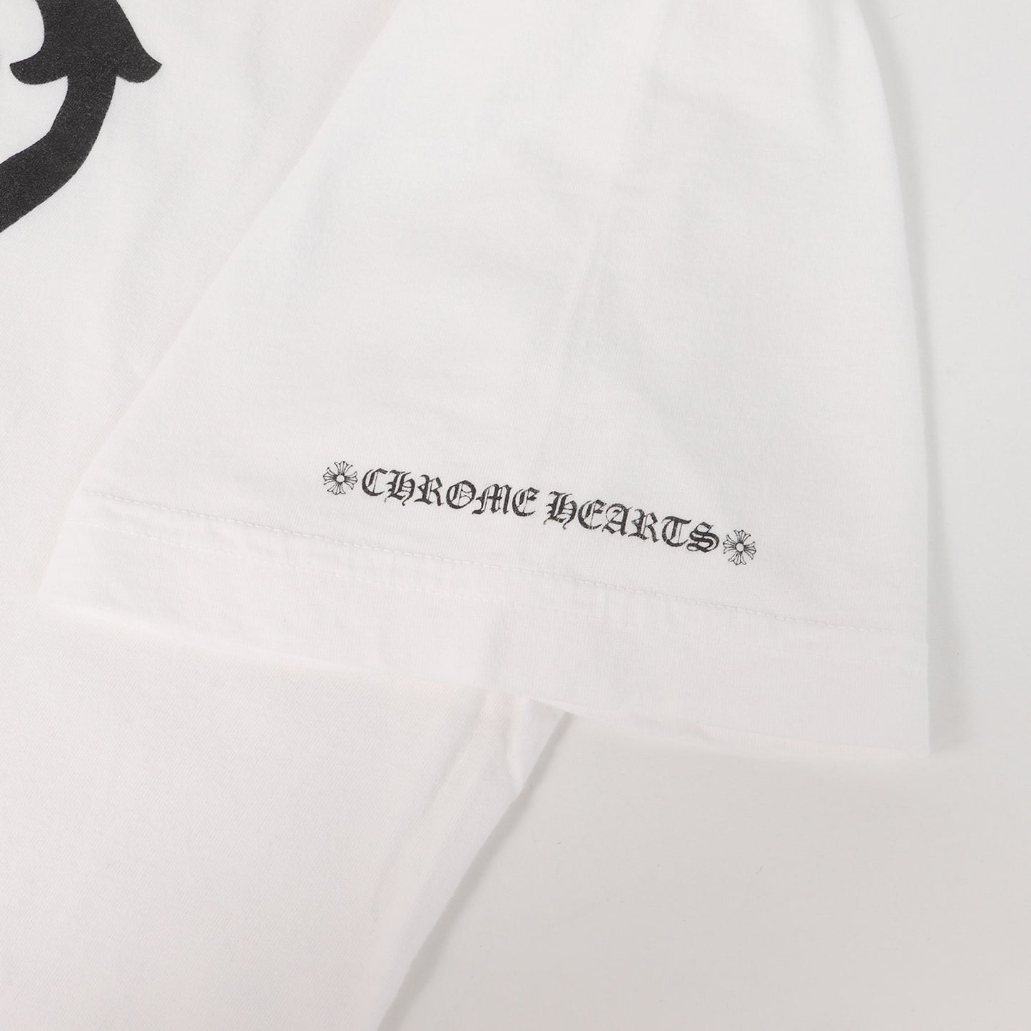近年モデル ヴィンダガーブランドロゴ ポケット Tシャツ