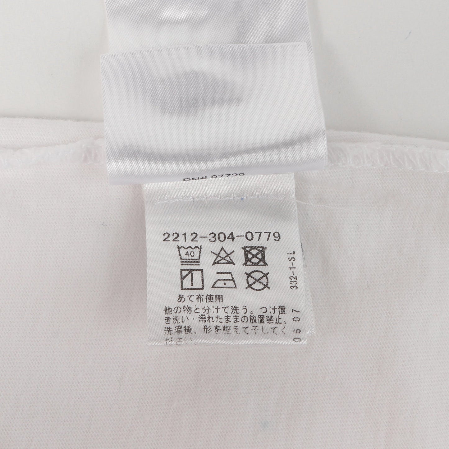 近年モデル ヴィンダガーブランドロゴ ポケット Tシャツ