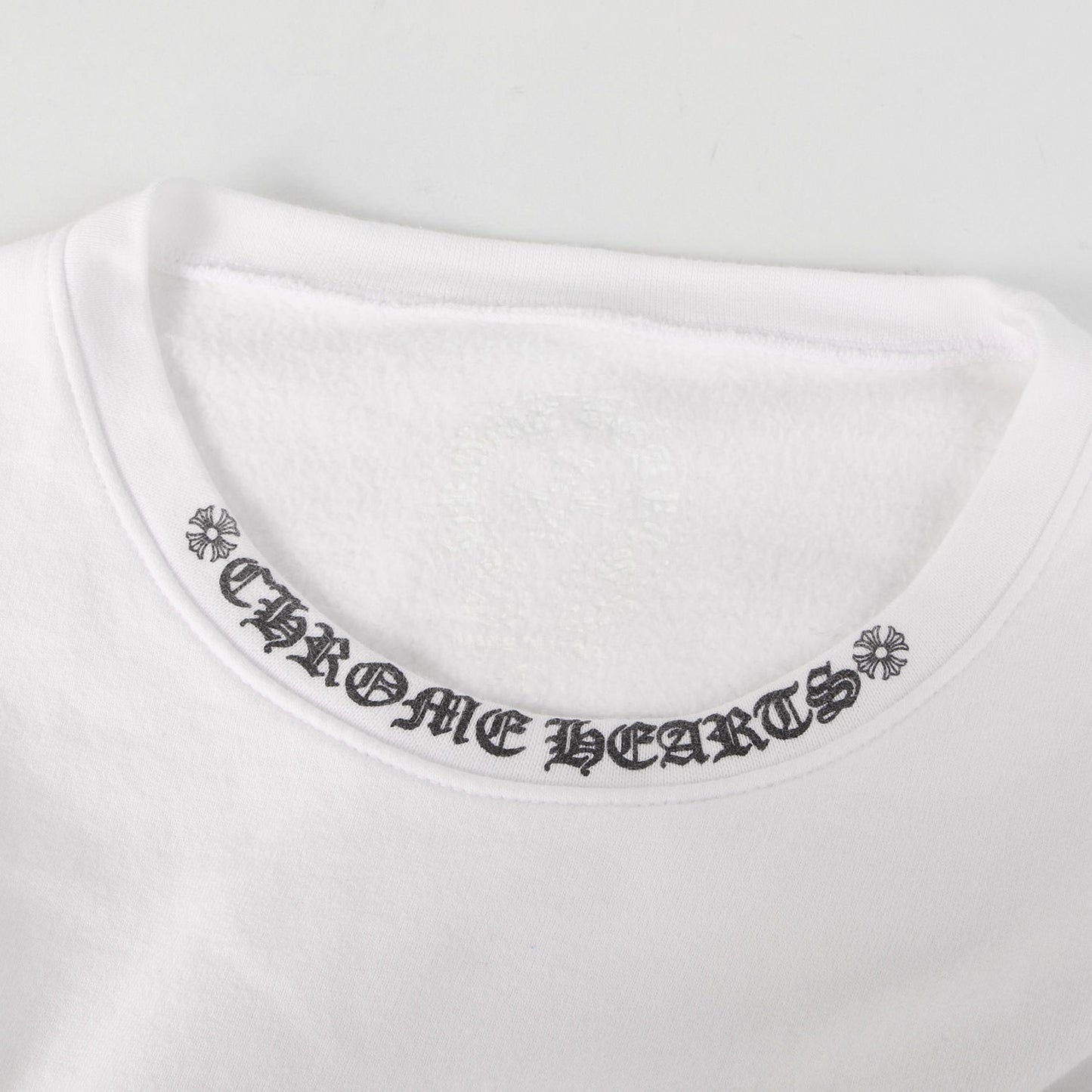 近年モデル ネックロゴ クルーネック スウェット(SWTSHRT PLVR)