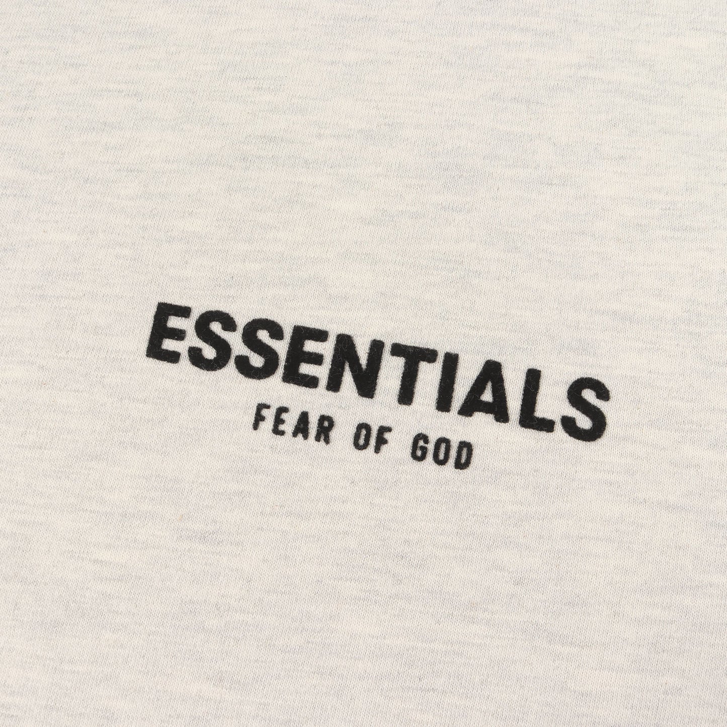 FOG ESSENTIALS フロッキープリント Tシャツ