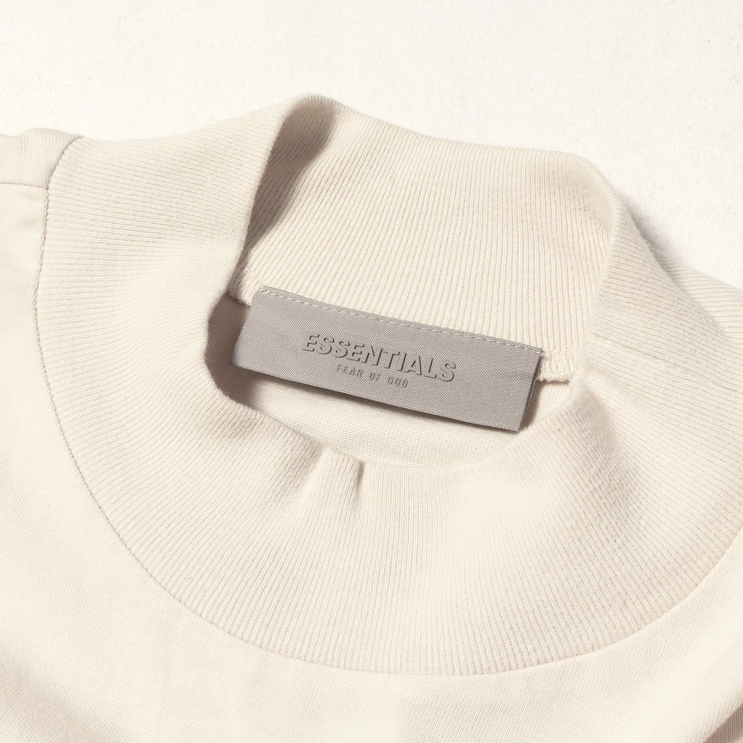FOG ESSENTIALS モックネック ロングスリーブ Tシャツ