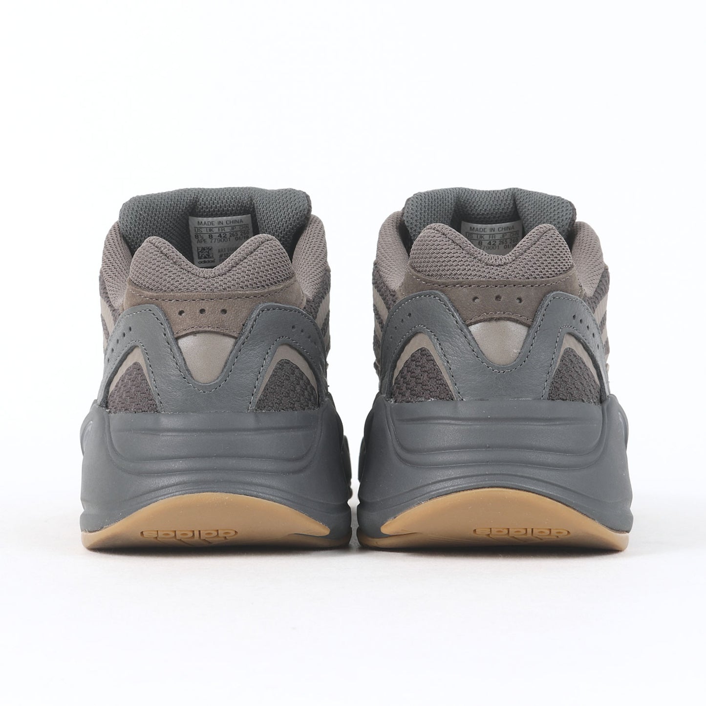 YEEZY BOOST 700 V2 GEODE (EG6860)