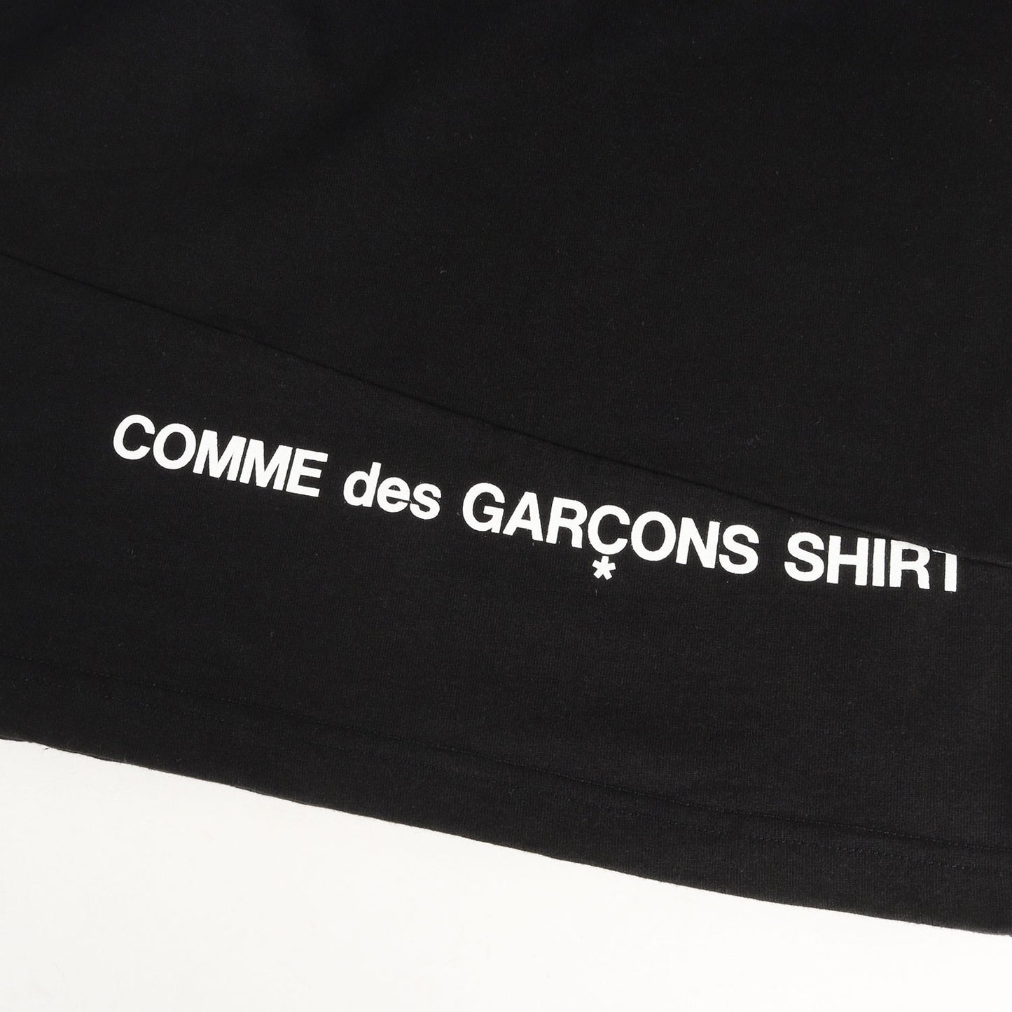 ×COMME des GARCONS SHIRT スプリット BOXロゴ Tシャツ(Split Box Logo Tee)