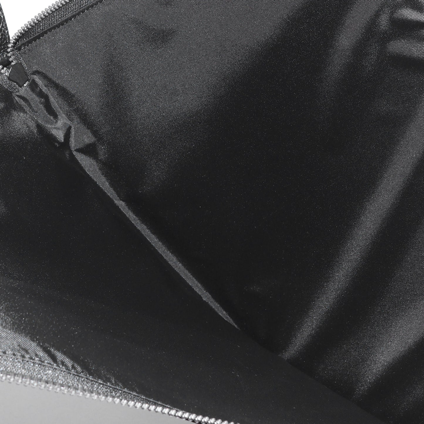 ウィルダネス レザー ラップトップ ケース / クラッチバッグ(WILDERNESS LAPTOP CASE)