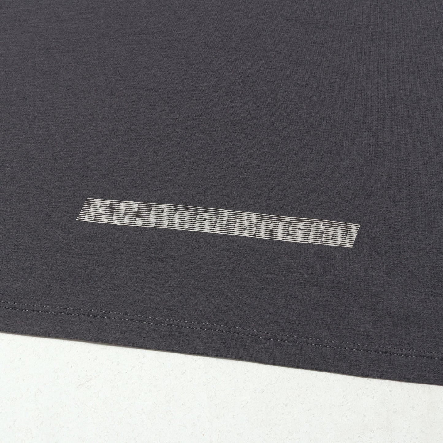 25SS ストレッチ テック トレーニング ロングスリーブ トップ(TECH L/S TRAIL TOP)