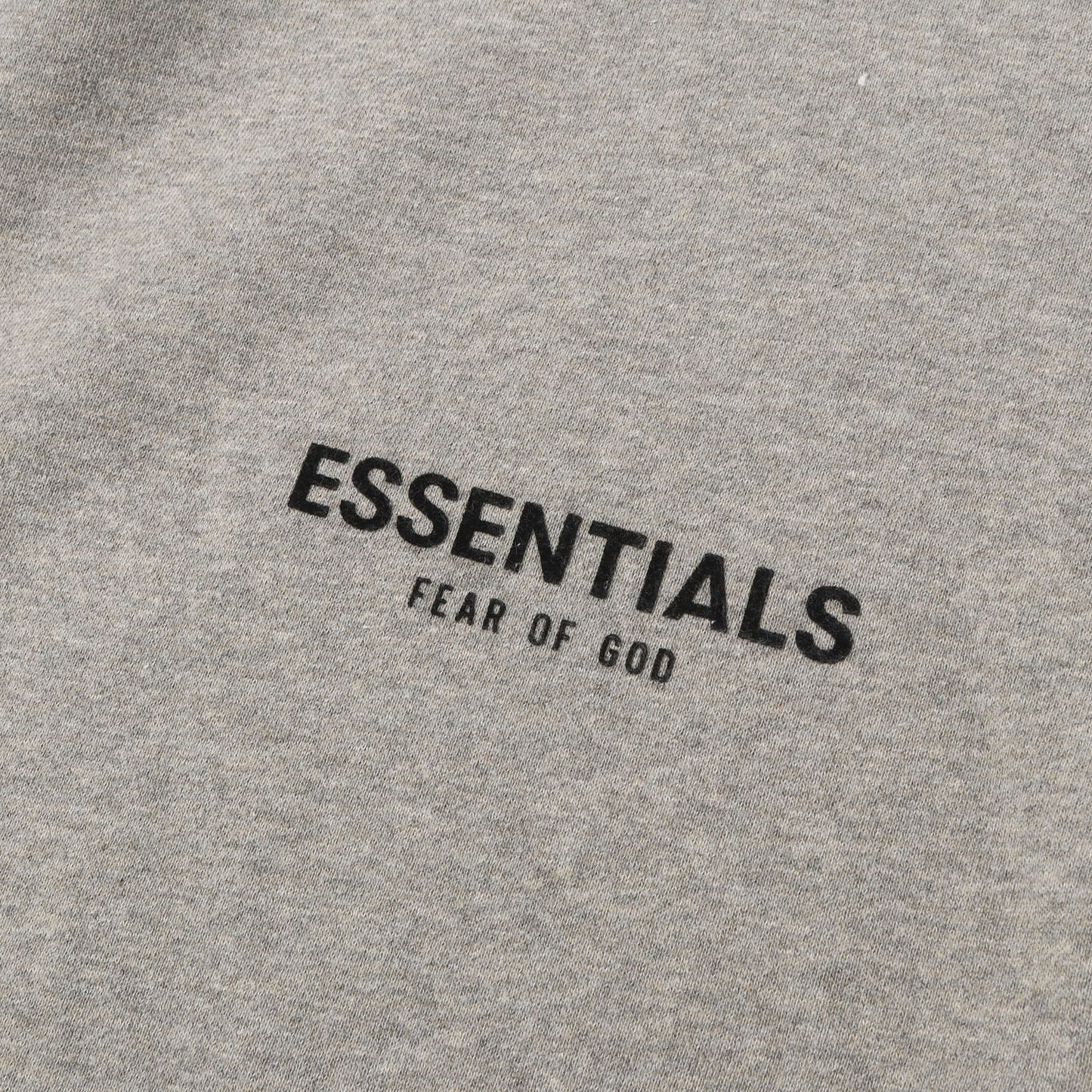 FOG ESSENTIALS フロッキープリント スウェットパーカー
