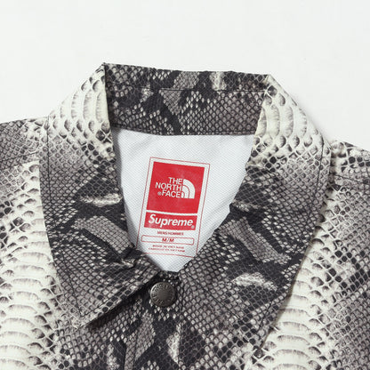 ×THE NORTH FACE スネーク柄 コーチジャケット(Snakeskin Taped Seam Coaches Jacket)