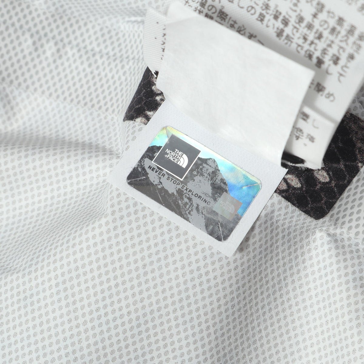 ×THE NORTH FACE スネーク柄 コーチジャケット(Snakeskin Taped Seam Coaches Jacket)