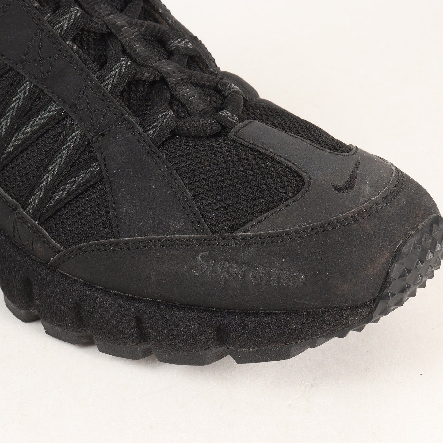 ×NIKE AIR HUMARA 17 / SUPREME (924464-001)