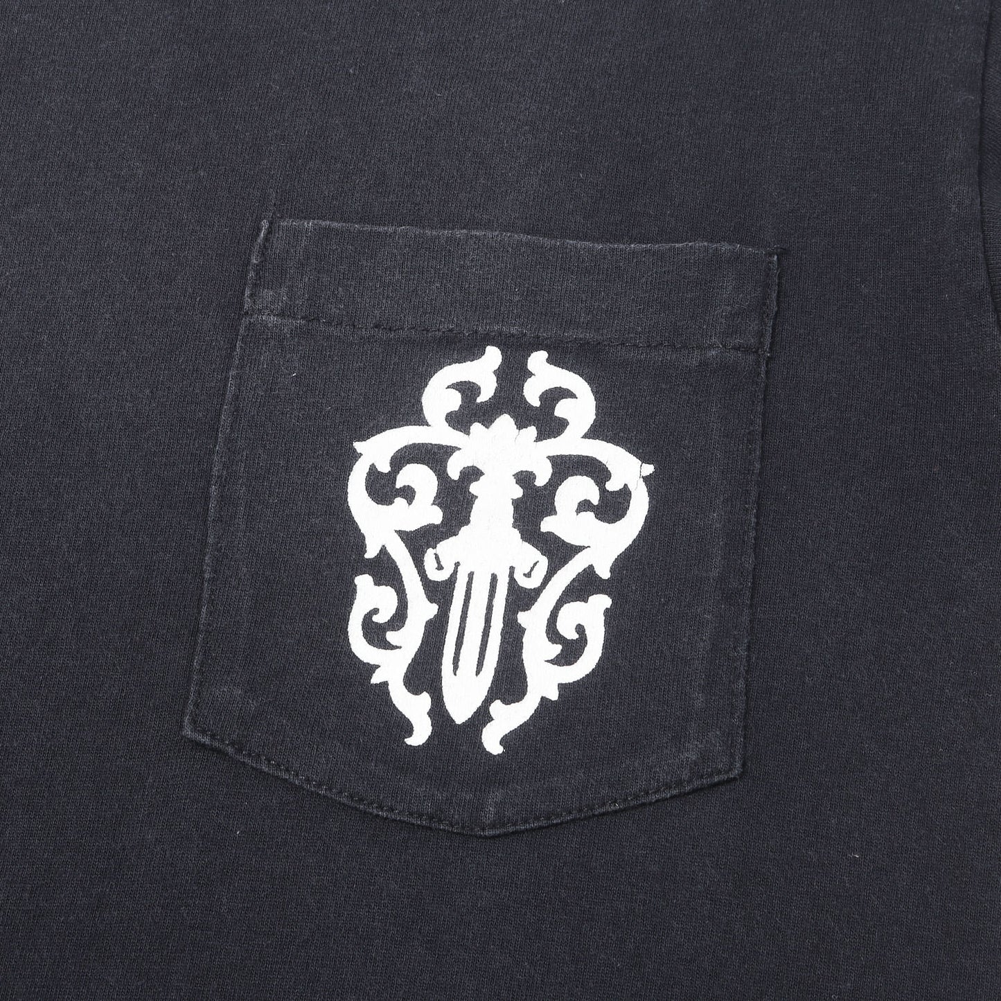 90s スクロールラベル ダガー ポケットTシャツ / MADE IN USA