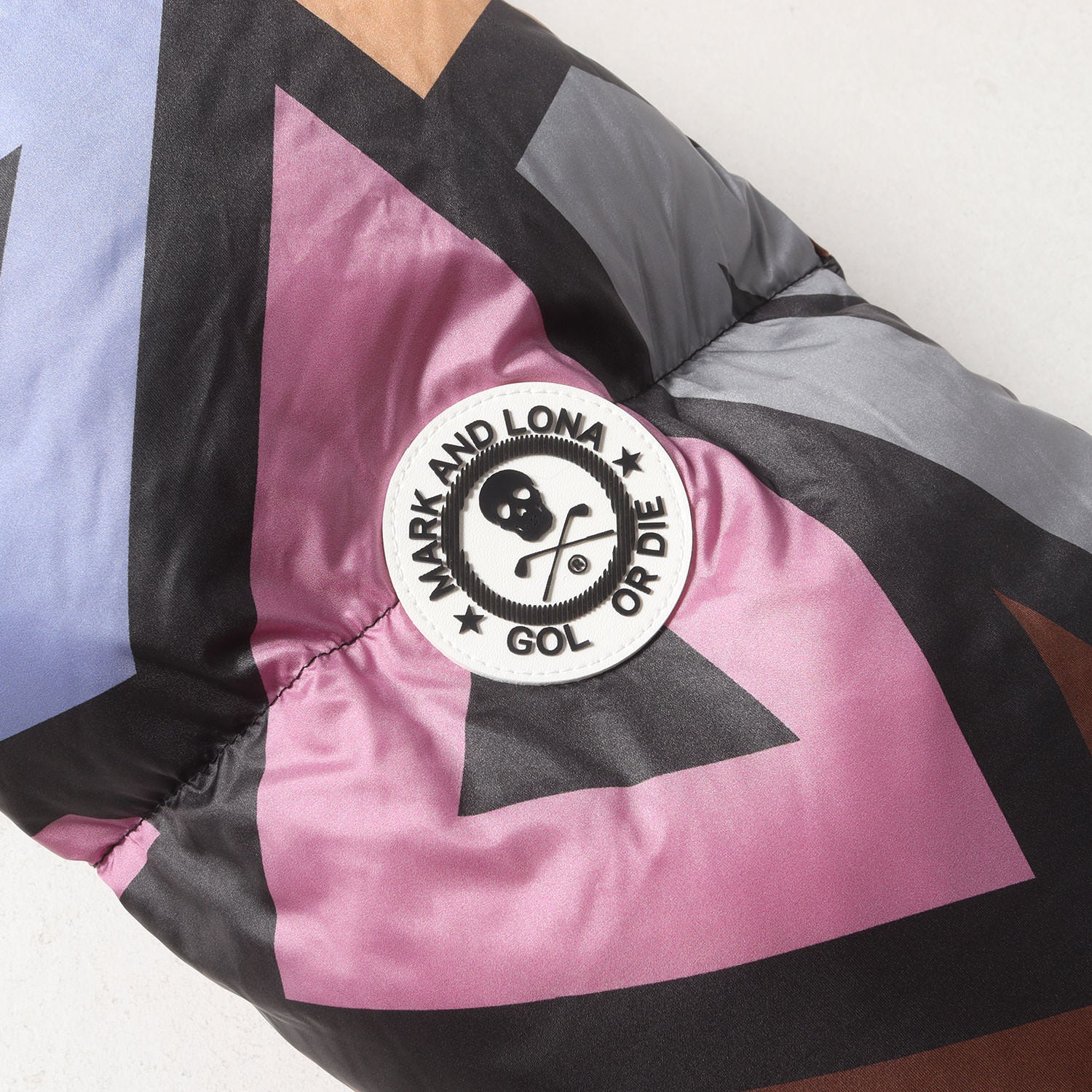 MARK&LONA (マーク&ロナ) リバーシブル ジオメトリック ナイロン