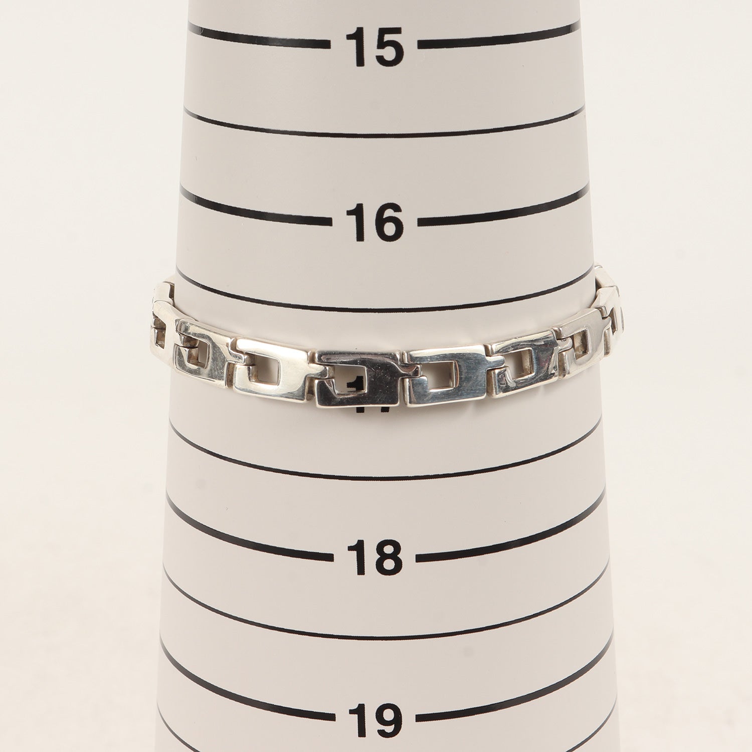 GUCCI (グッチ) Gシェイプ リンク ブレスレット (G Shaped Bracelet 