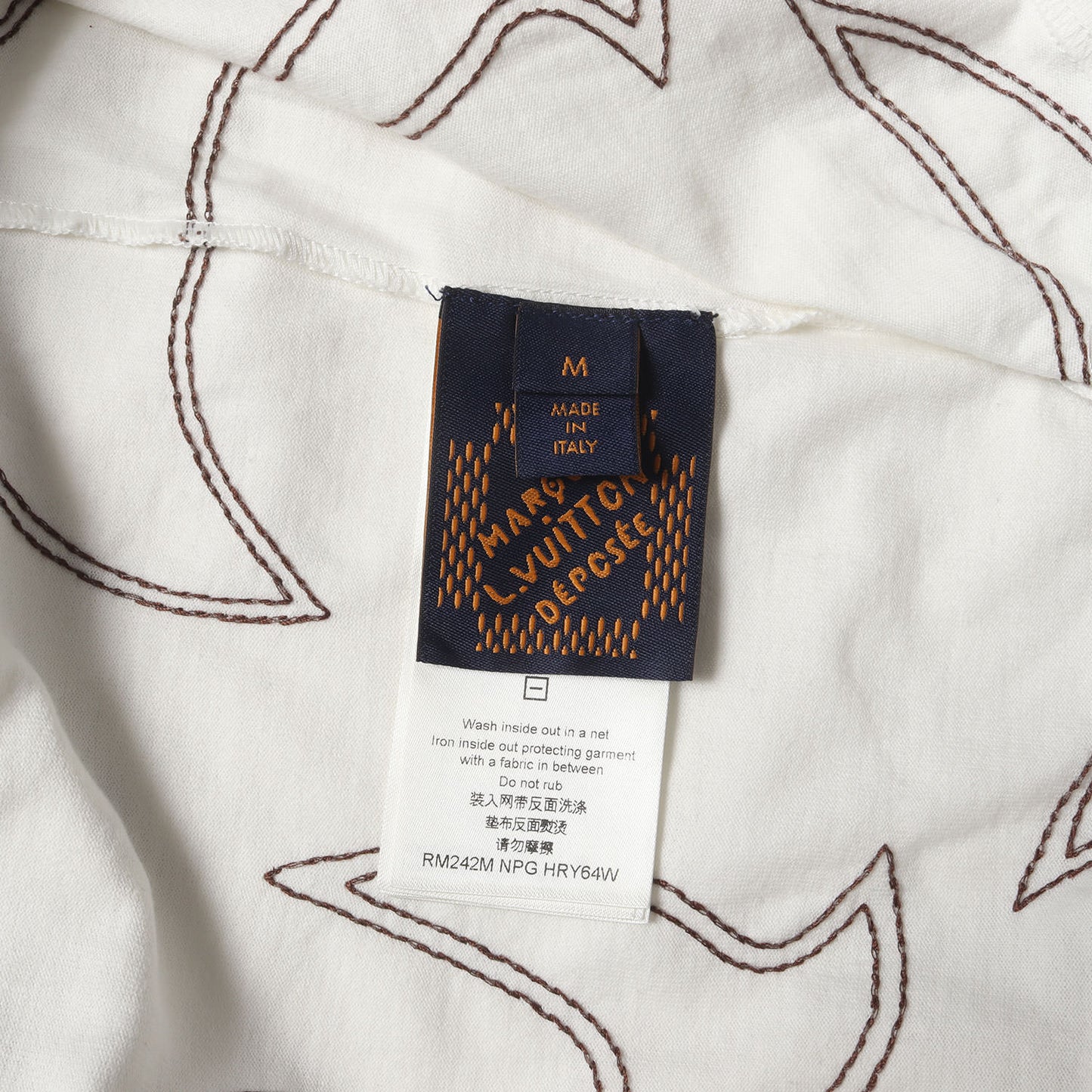 24AW LV アラベスク モチーフ ロゴ 刺繍 Tシャツ (1AFWVN)